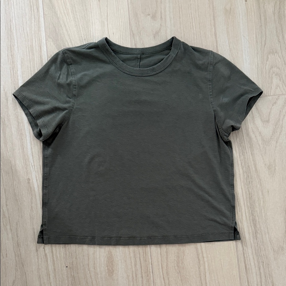 lululemon athletica Short-Sleeve Crew Tee in Olive Cropped